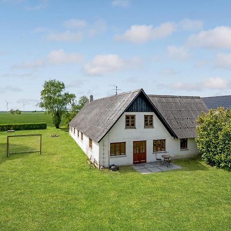 Nice home in Søllested w/ WiFi&4 Bedrooms Buitenkant foto