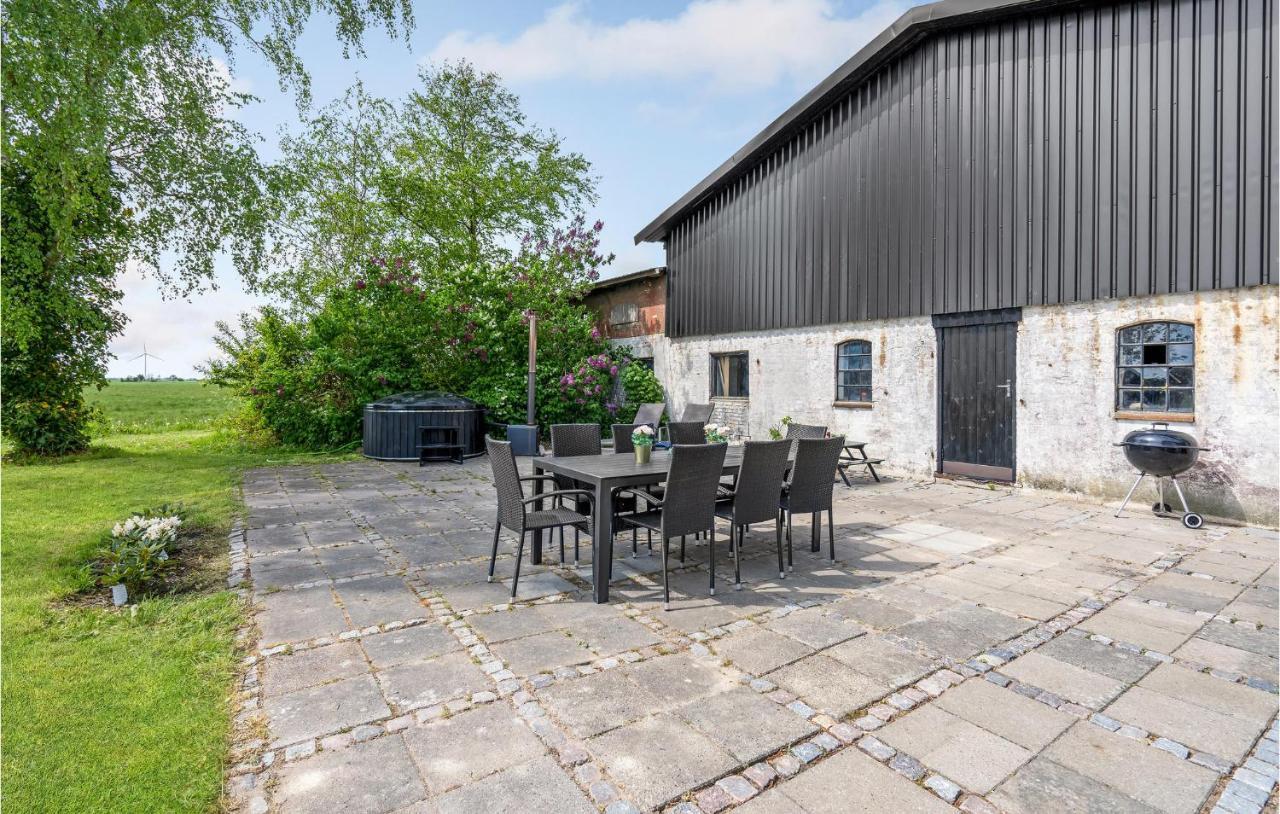 Nice home in Søllested w/ WiFi&4 Bedrooms Buitenkant foto